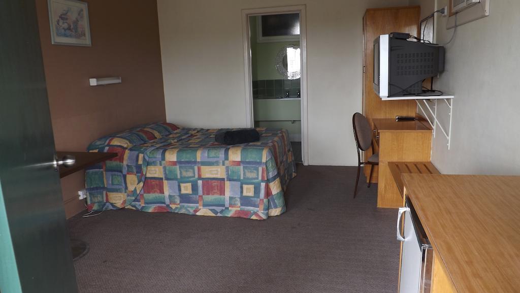 Collie Motel Room photo