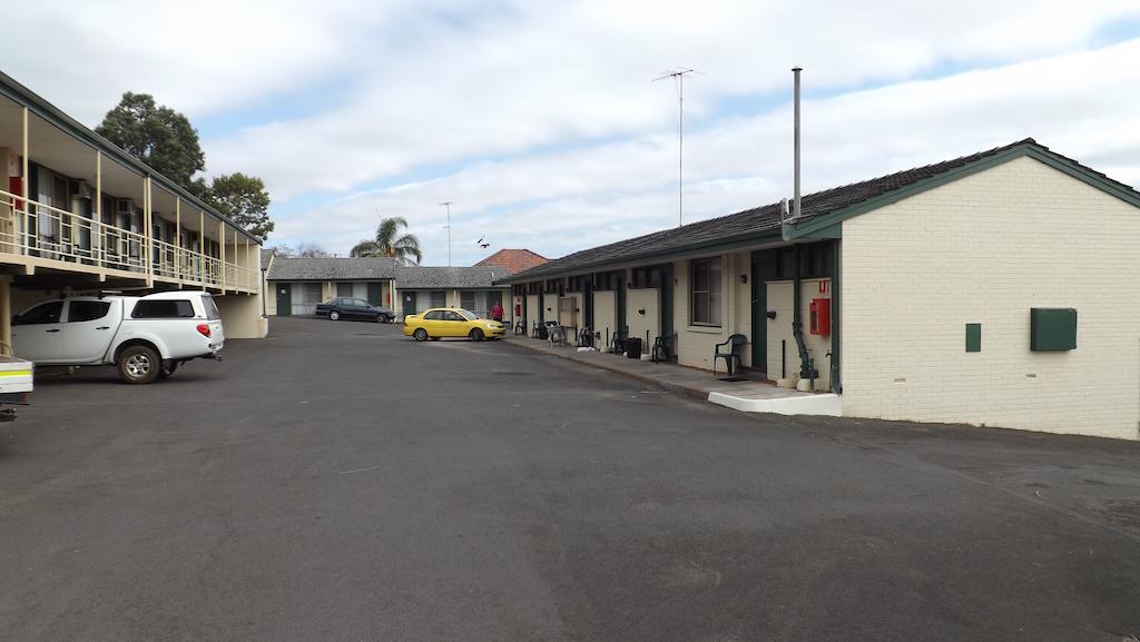 Collie Motel Exterior photo